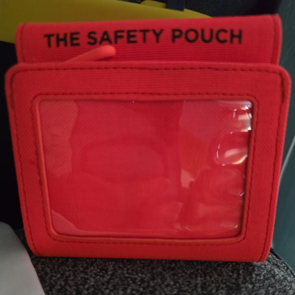The SAFETY POUCH w/ Window Sign 4.5"x4.5" Helps Makes ID Safe